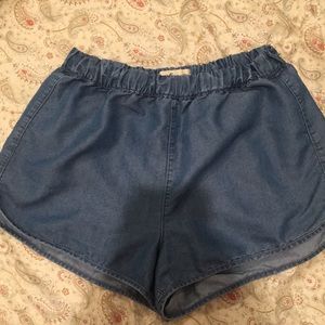 Hollister lose shorts